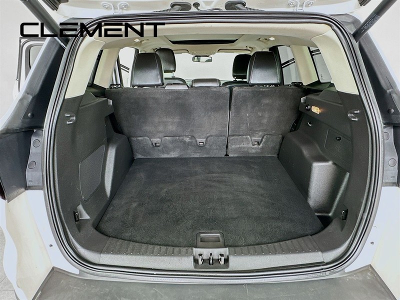 Ford Escape Vehicle Full-screen Gallery Image 11