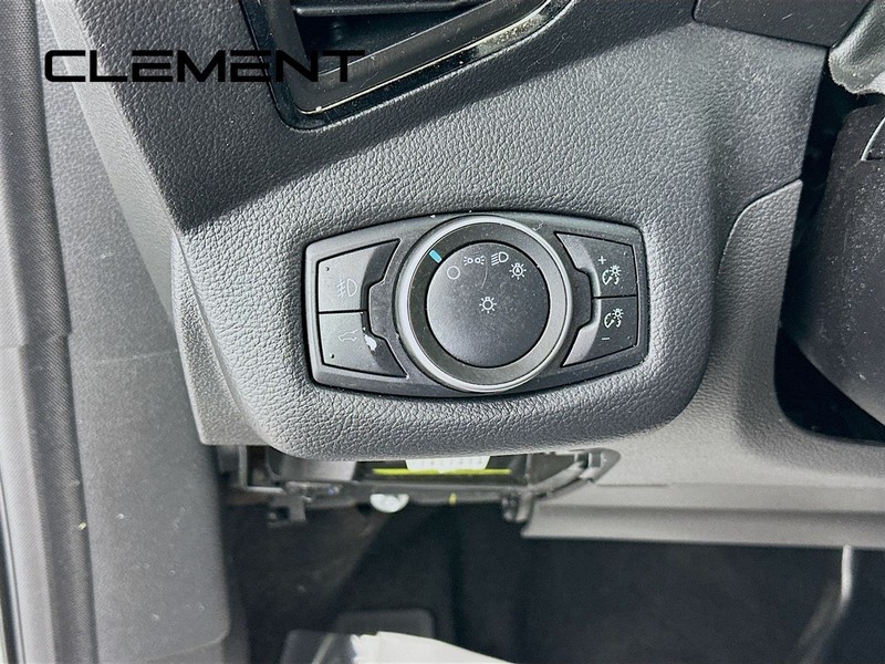 Ford Escape Vehicle Full-screen Gallery Image 14