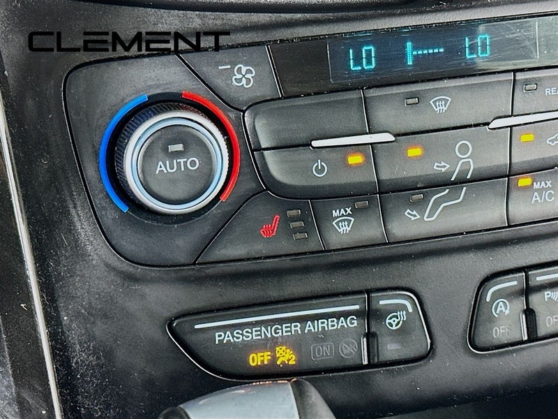 Ford Escape Vehicle Full-screen Gallery Image 23