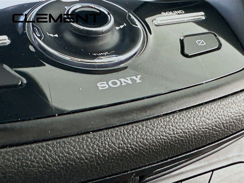 Ford Escape Vehicle Full-screen Gallery Image 27