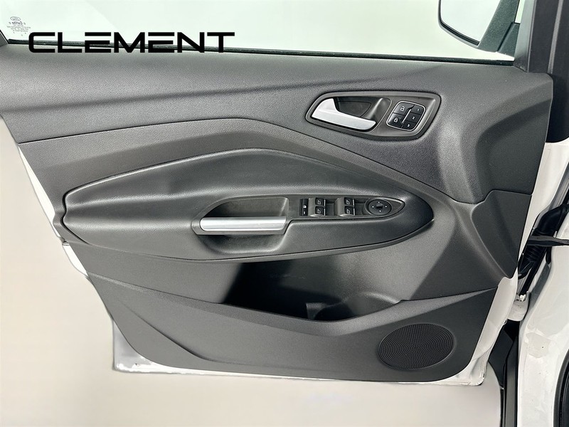 Ford Escape Vehicle Full-screen Gallery Image 29