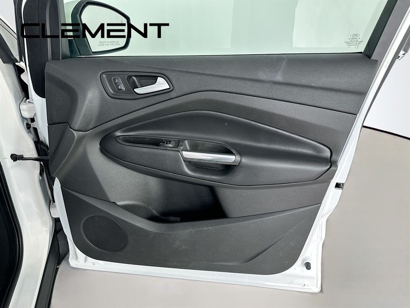 Ford Escape Vehicle Full-screen Gallery Image 36