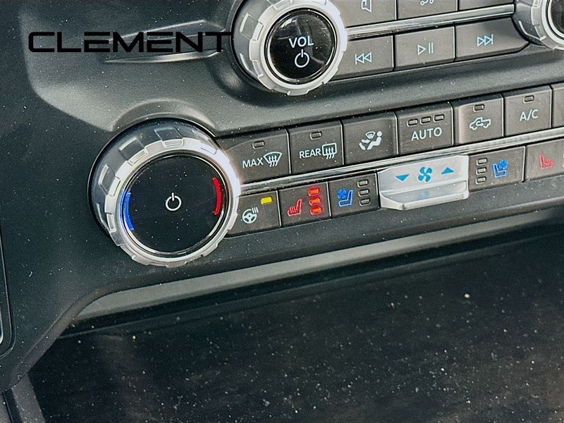 Ford Super Duty F-350 SRW Vehicle Image 23