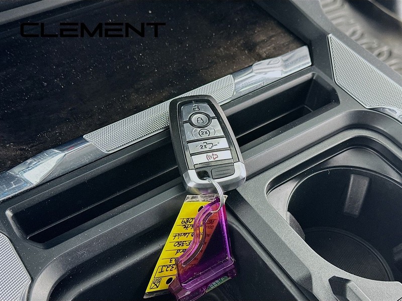 Ford Super Duty F-350 SRW Vehicle Image 24