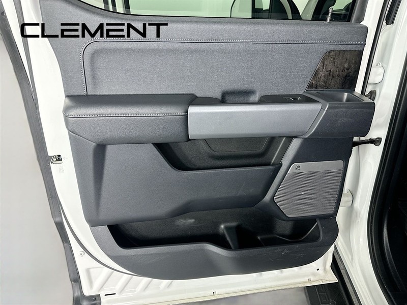 Ford Super Duty F-350 SRW Vehicle Image 31