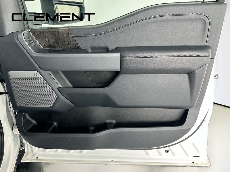 Ford Super Duty F-350 SRW Vehicle Image 36