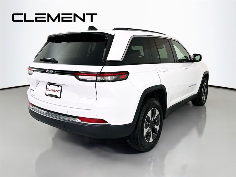 Jeep Grand Cherokee 4xe Vehicle Full-screen Gallery Image 7