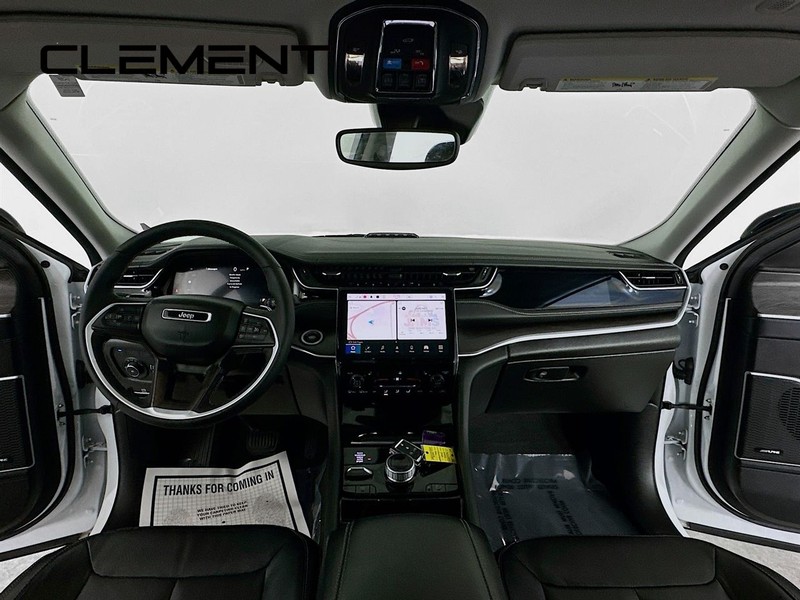 Jeep Grand Cherokee 4xe Vehicle Full-screen Gallery Image 12