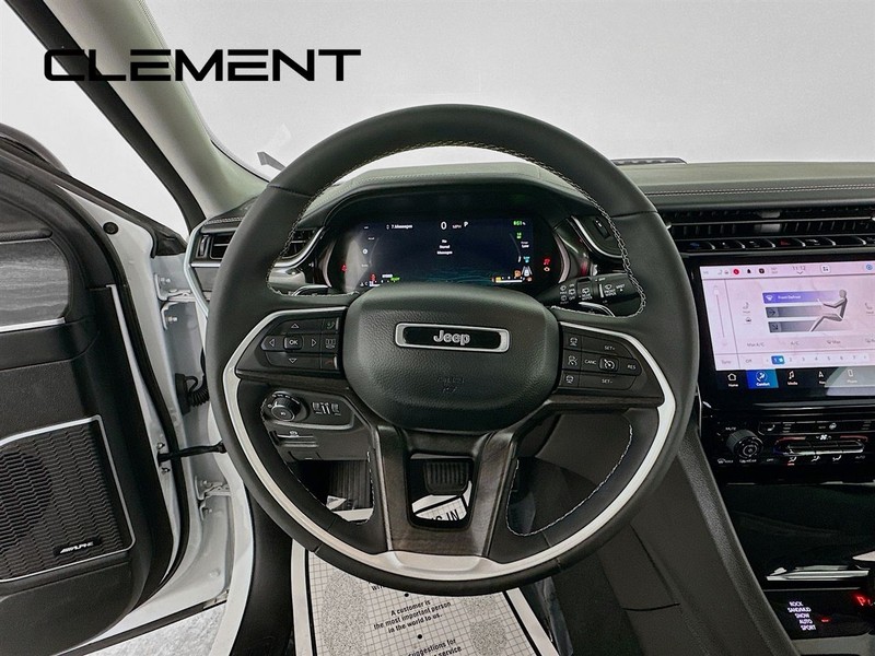 Jeep Grand Cherokee 4xe Vehicle Full-screen Gallery Image 15