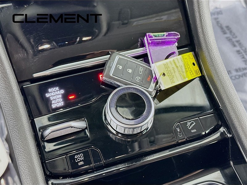 Jeep Grand Cherokee 4xe Vehicle Full-screen Gallery Image 24