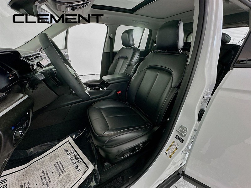 Jeep Grand Cherokee 4xe Vehicle Full-screen Gallery Image 31