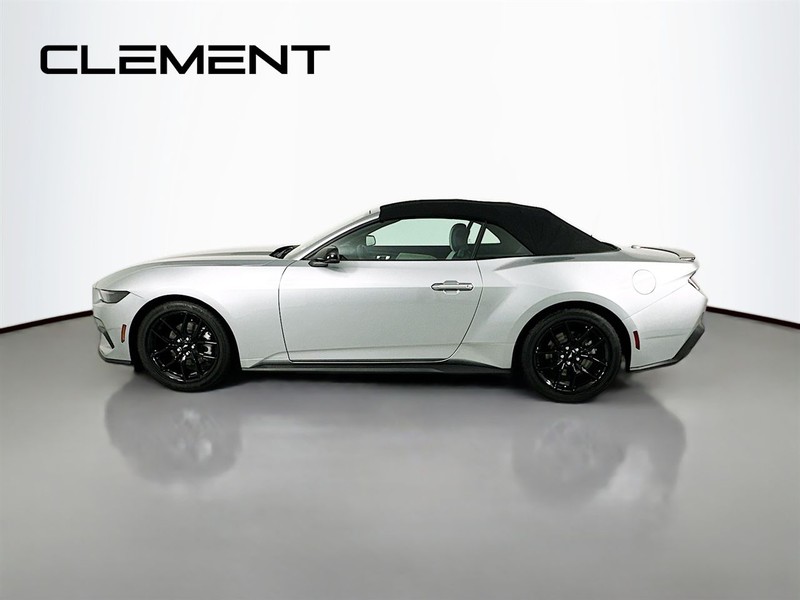 Ford Mustang Vehicle Full-screen Gallery Image 6