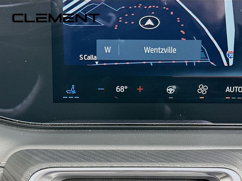 Ford Mustang Vehicle Full-screen Gallery Image 23