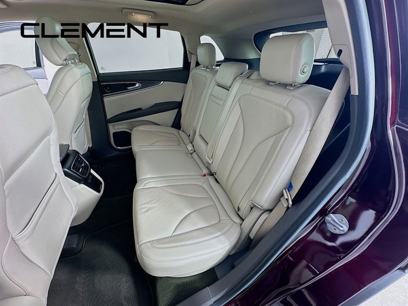 Lincoln Nautilus Vehicle Image 33