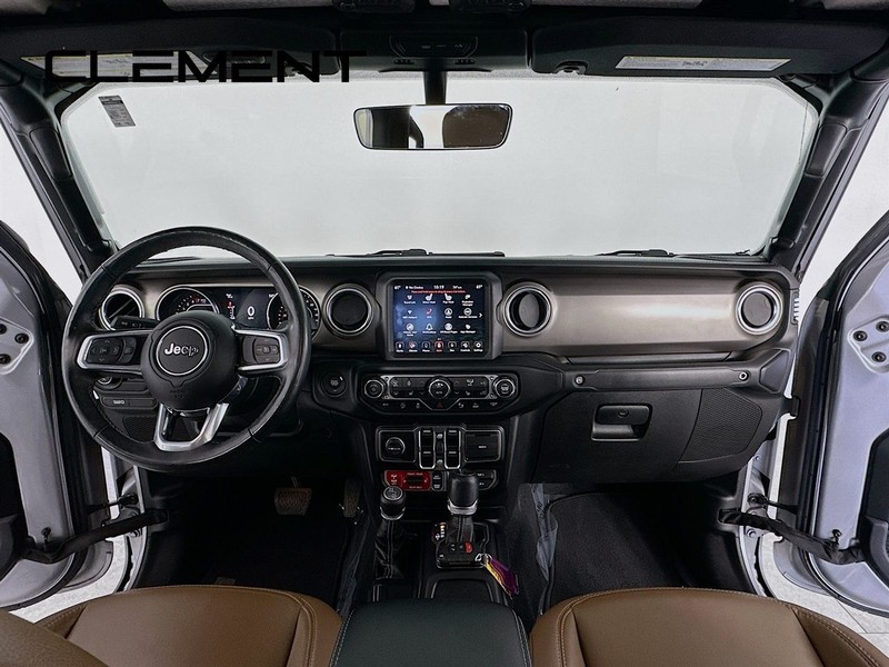 Jeep Gladiator Vehicle Image 12