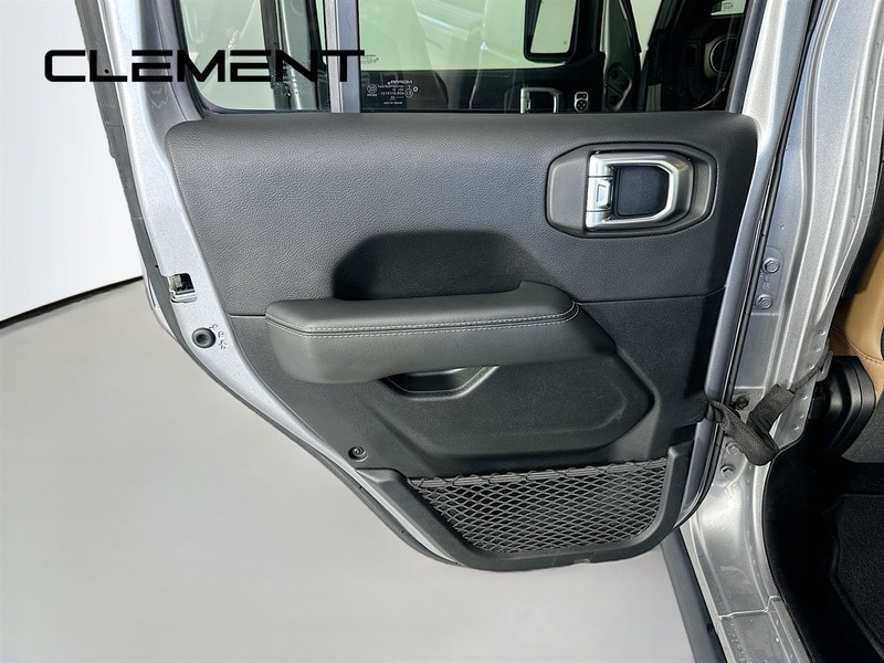 Jeep Gladiator Vehicle Image 30