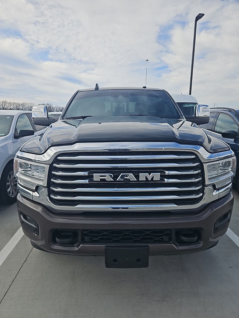 Ram 2500 Vehicle Full-screen Gallery Image 2