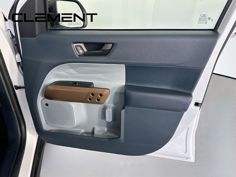 Ford Maverick Vehicle Full-screen Gallery Image 35