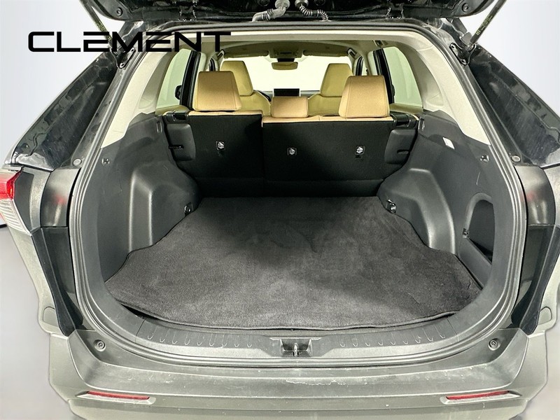 Toyota RAV4 Vehicle Image 11