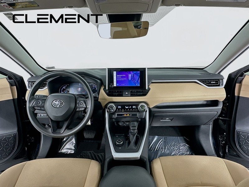 Toyota RAV4 Vehicle Image 12