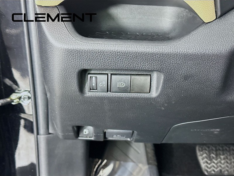 Toyota RAV4 Vehicle Image 14