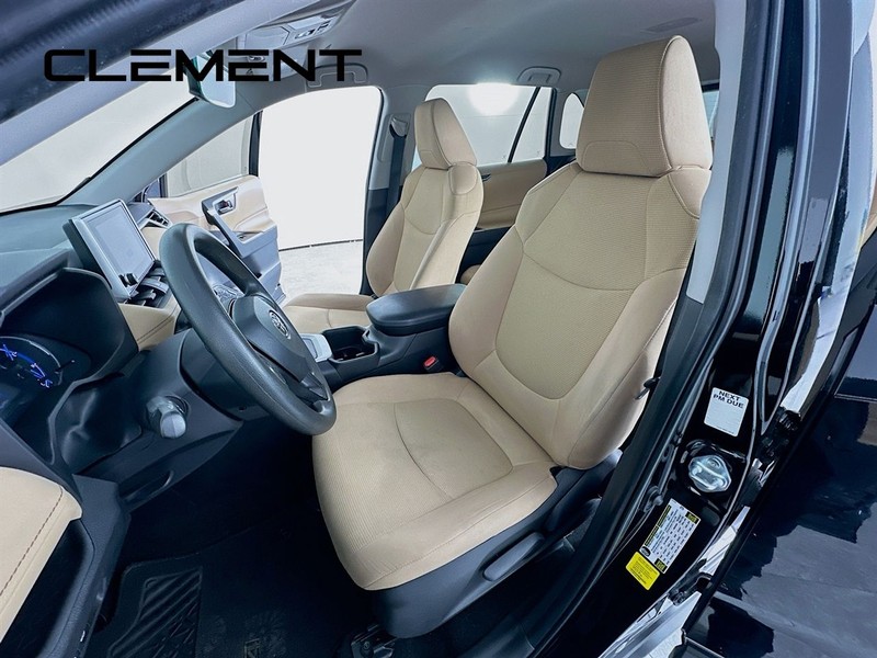 Toyota RAV4 Vehicle Image 28