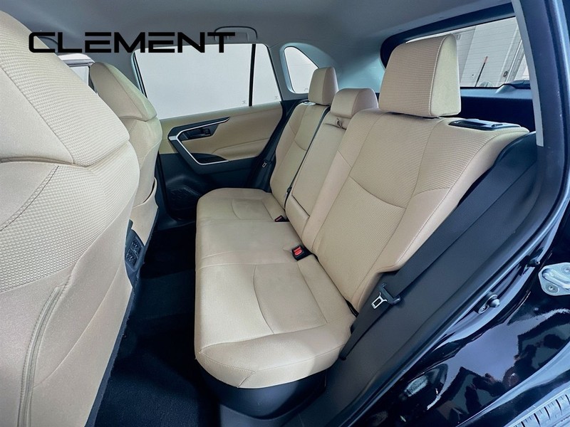 Toyota RAV4 Vehicle Image 30