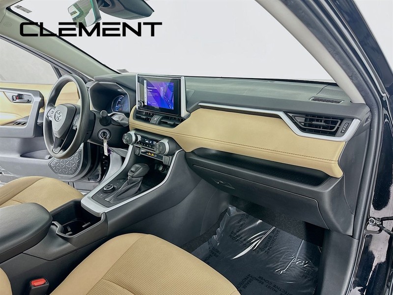 Toyota RAV4 Vehicle Image 32