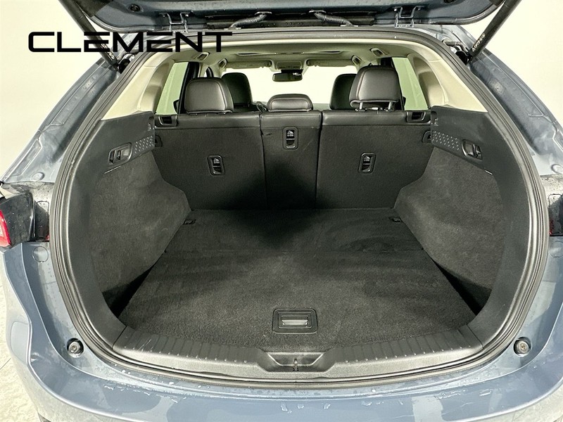 Mazda CX-5 Vehicle Full-screen Gallery Image 11