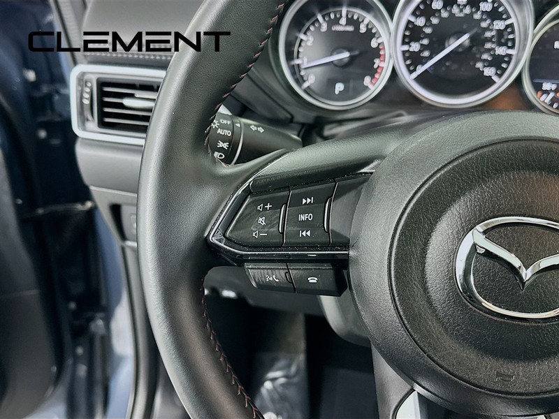 Mazda CX-5 Vehicle Full-screen Gallery Image 16