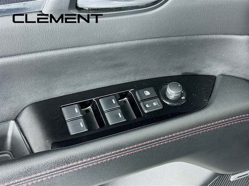 Mazda CX-5 Vehicle Full-screen Gallery Image 28