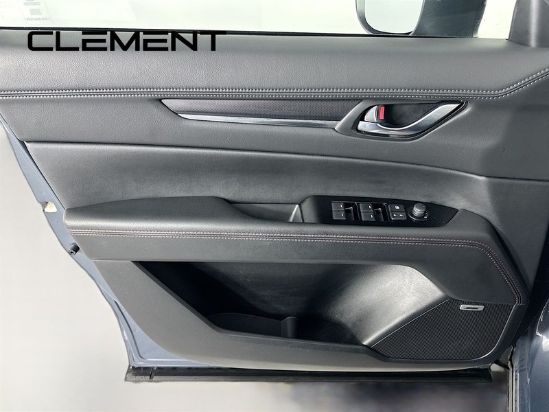 Mazda CX-5 Vehicle Full-screen Gallery Image 29