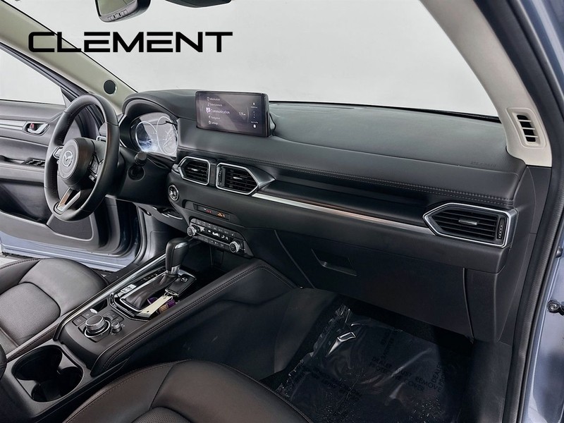 Mazda CX-5 Vehicle Full-screen Gallery Image 35