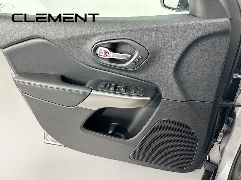 Jeep Cherokee Vehicle Full-screen Gallery Image 27