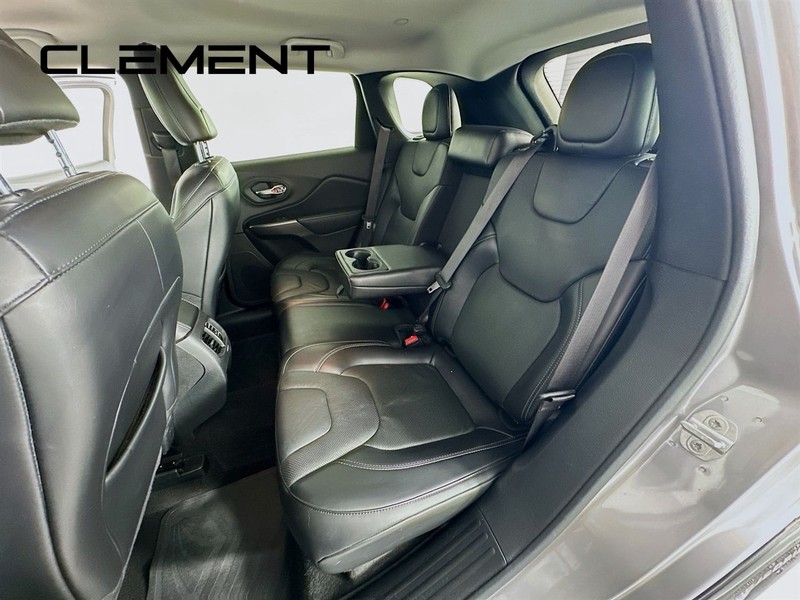 Jeep Cherokee Vehicle Full-screen Gallery Image 31