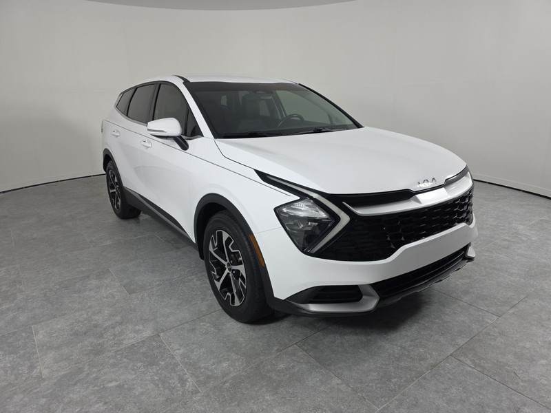 Kia Sportage Vehicle Full-screen Gallery Image 3