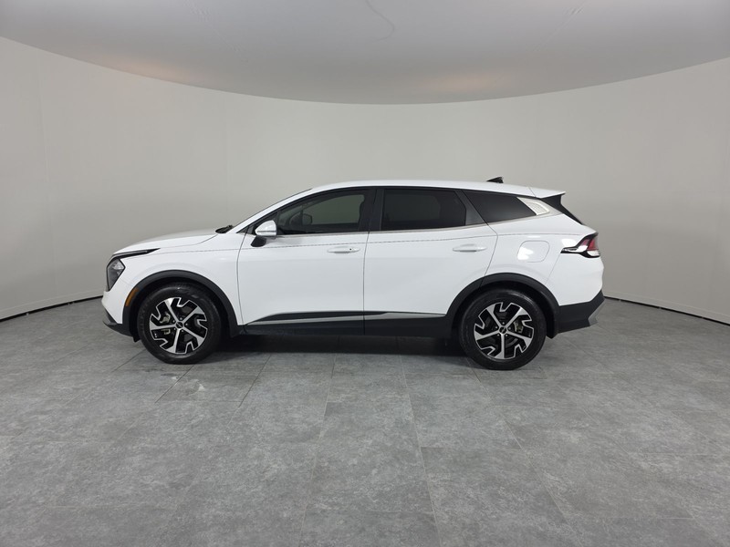 Kia Sportage Vehicle Full-screen Gallery Image 5