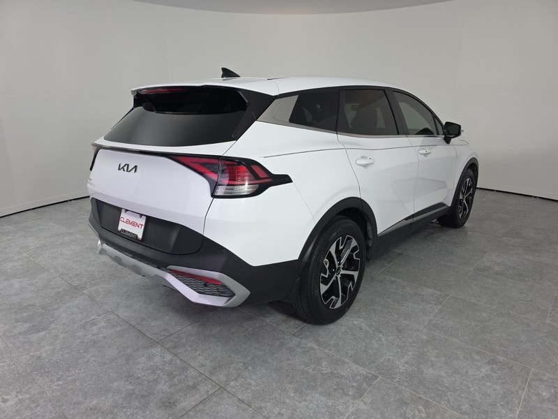 Kia Sportage Vehicle Full-screen Gallery Image 6