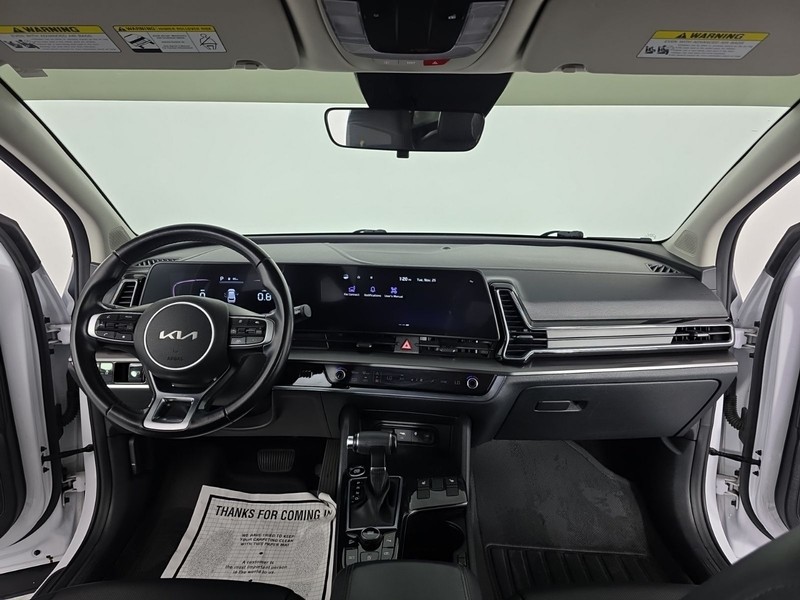 Kia Sportage Vehicle Full-screen Gallery Image 10