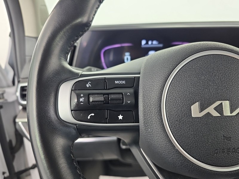 Kia Sportage Vehicle Full-screen Gallery Image 13