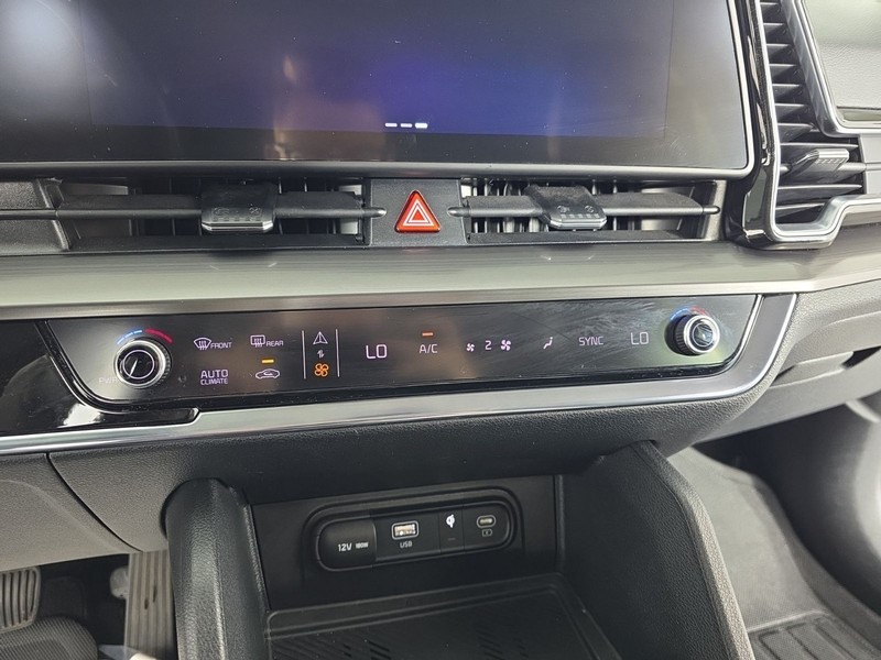 Kia Sportage Vehicle Full-screen Gallery Image 19