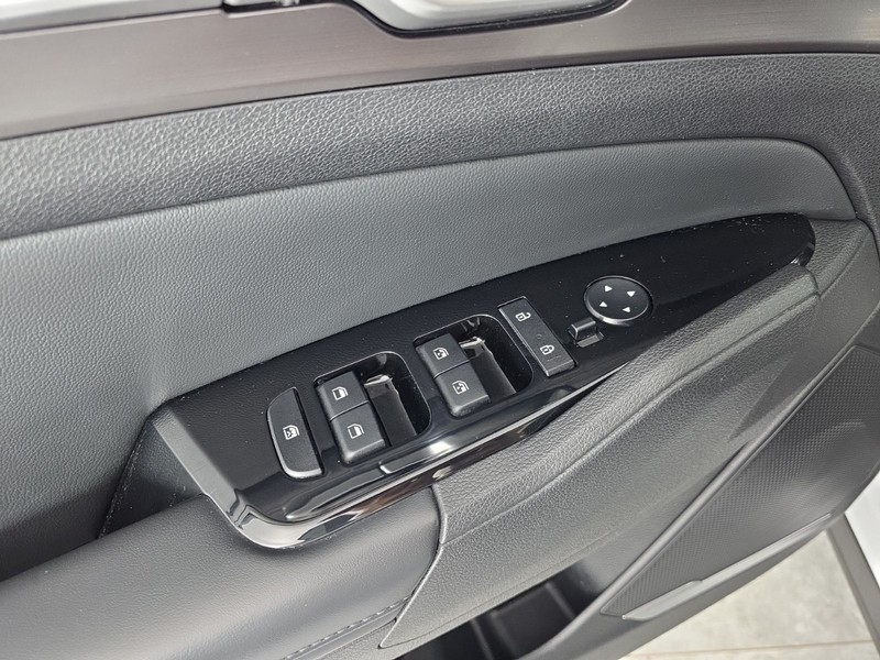 Kia Sportage Vehicle Full-screen Gallery Image 22