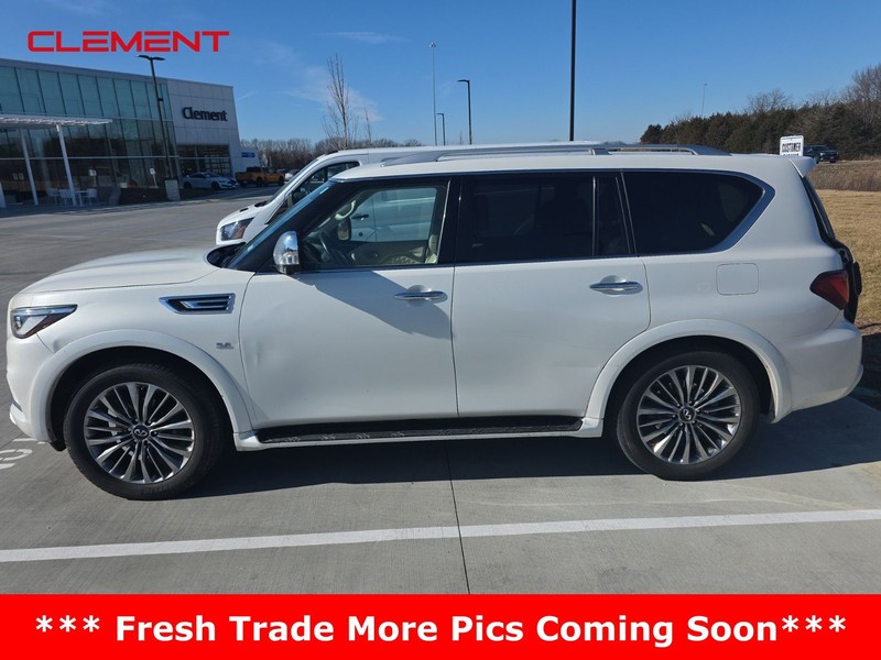 INFINITI QX80 Vehicle Image 02