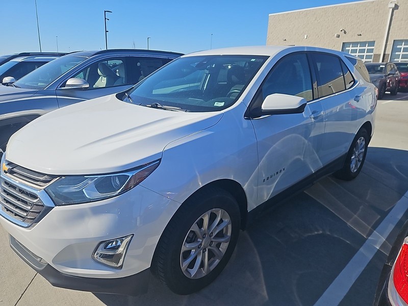 Chevrolet Equinox Vehicle Image 02