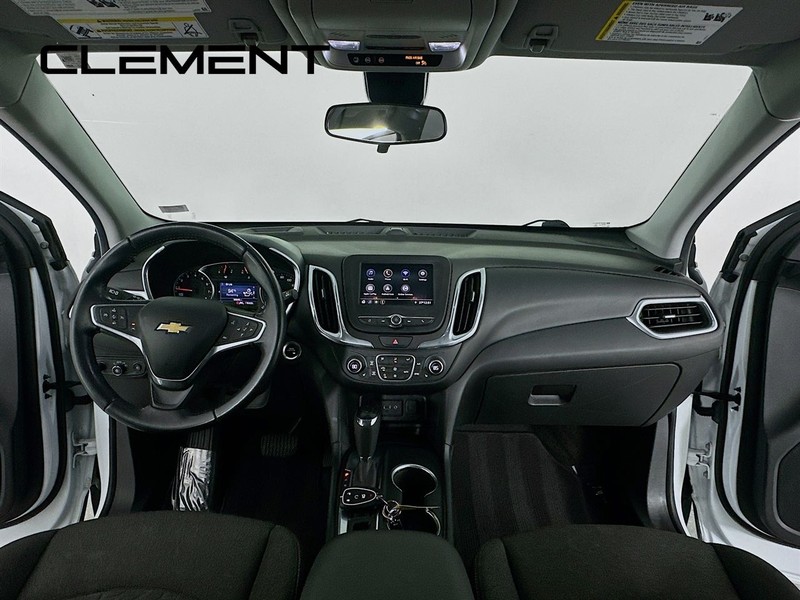 Chevrolet Equinox Vehicle Full-screen Gallery Image 12
