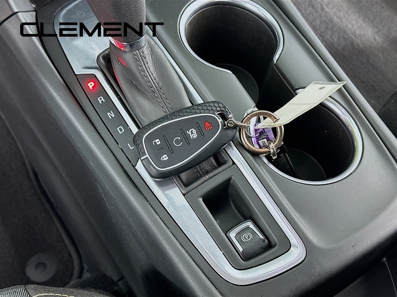 Chevrolet Equinox Vehicle Full-screen Gallery Image 24