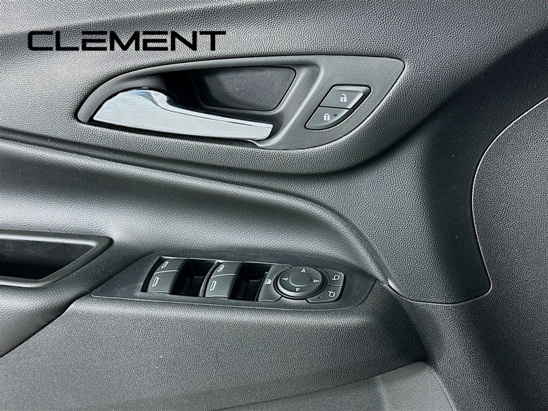 Chevrolet Equinox Vehicle Full-screen Gallery Image 26