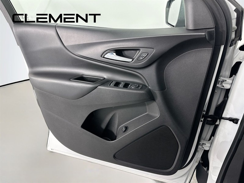 Chevrolet Equinox Vehicle Full-screen Gallery Image 27