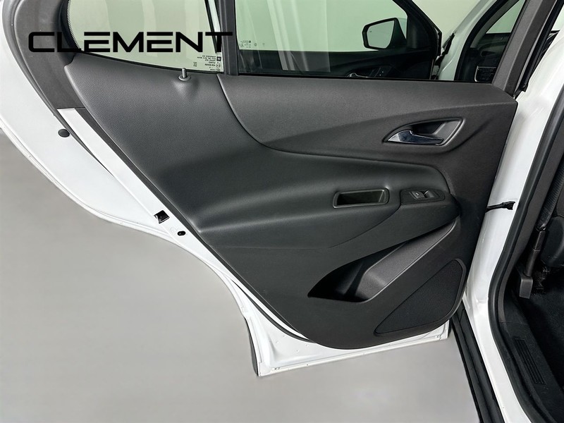 Chevrolet Equinox Vehicle Full-screen Gallery Image 30