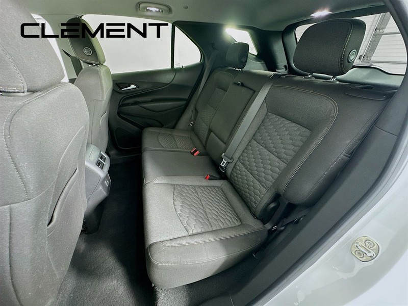 Chevrolet Equinox Vehicle Full-screen Gallery Image 31